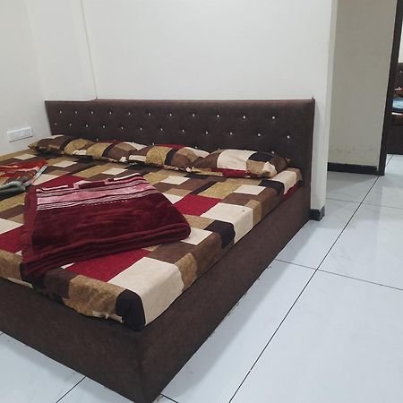 Hanumant Kripa Geust House Only For Family Удджайн Экстерьер фото