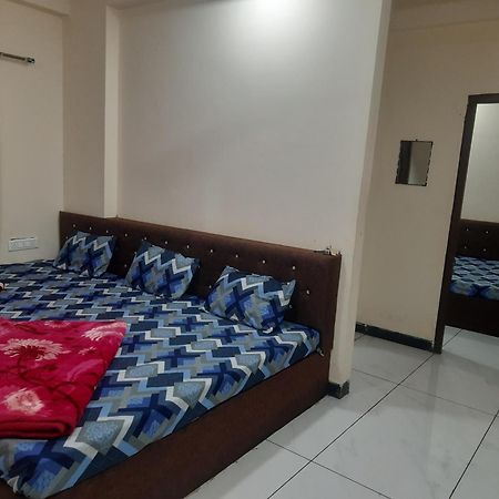 Hanumant Kripa Geust House Only For Family Удджайн Экстерьер фото