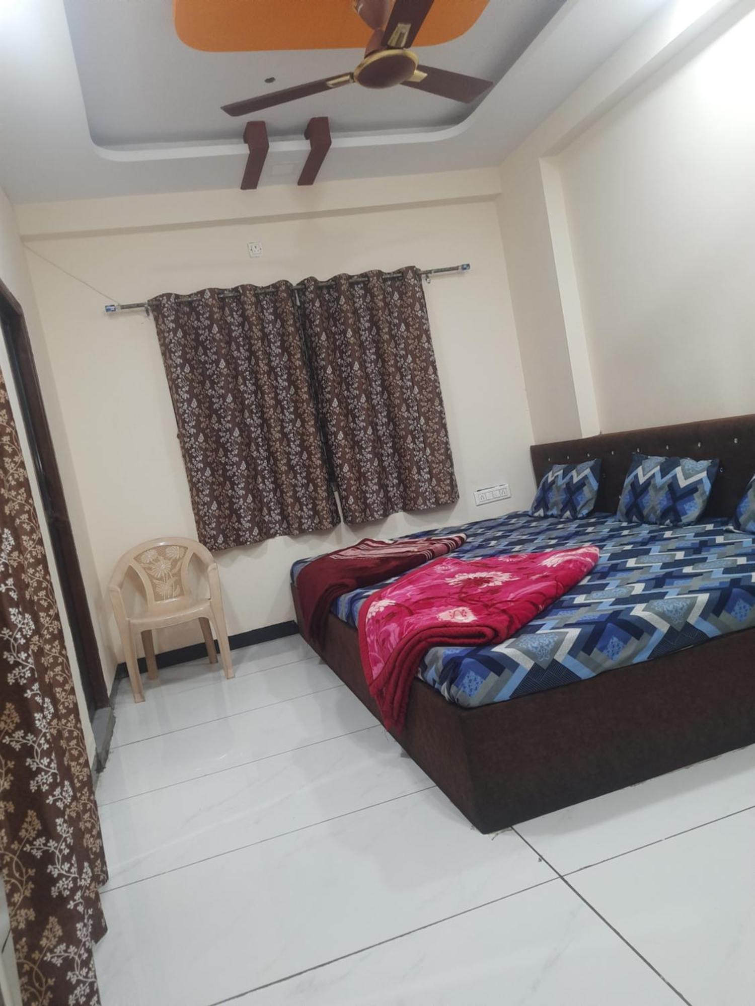Hanumant Kripa Geust House Only For Family Удджайн Экстерьер фото